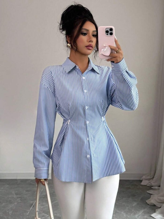 ⁦قميص نسائي مخطط كاجوال طويل الأكمام⁩ - الصورة ⁦2⁩