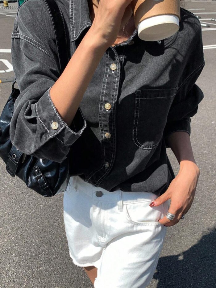 ⁦جاكيت نسائي  من الجينز الأزرق فاتح اللون⁩ - الصورة ⁦28⁩